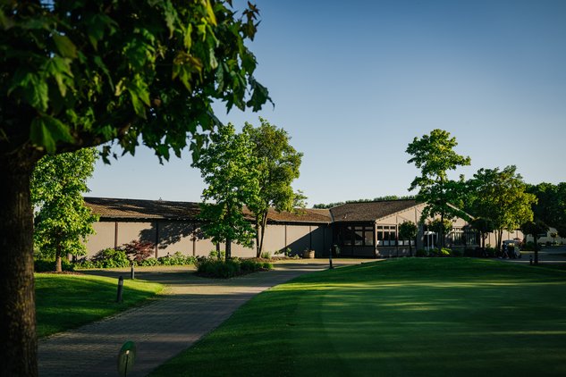 Foto von Driving Range Gebäude